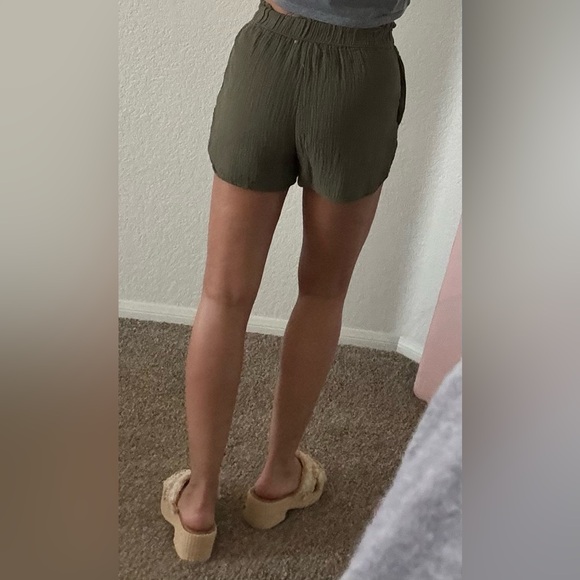 XS army green universal thread shorts - Picture 3 of 5